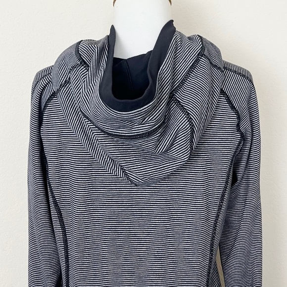 Lululemon Think‎ Fast Hoodie Tonka Stripe Heathered Slate Black / Black Size 8 - Picture 10 of 15